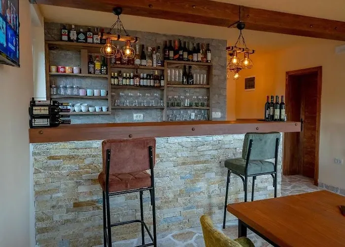 Gazdinstvo Popovic,kucka Korita-podgorica Lantgård Podgorica