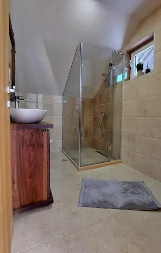 Gazdinstvo Popovic,kucka Korita-podgorica Lantgård Podgorica