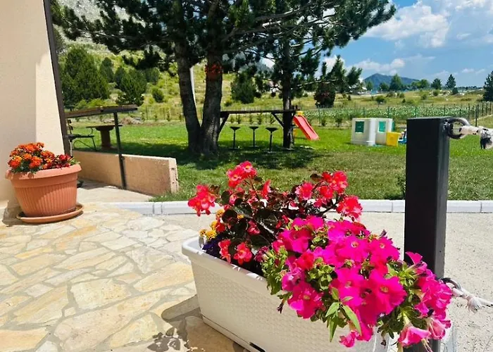 Gazdinstvo Popovic,kucka Korita-podgorica Lantgård *