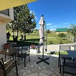 ファームステイ Gazdinstvo Popovic,kucka Korita-podgorica