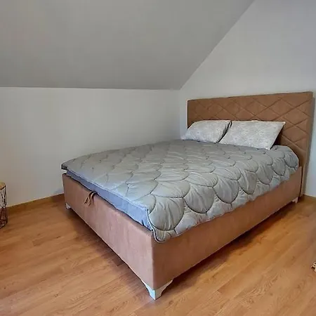 Gazdinstvo Popovic,kucka Korita-podgorica *