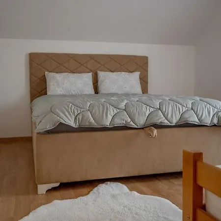 Gazdinstvo Popovic,kucka Korita-podgorica *