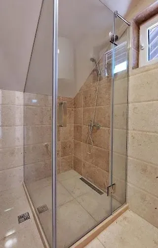 Gazdinstvo Popovic,kucka Korita-podgorica 팜스테이 *